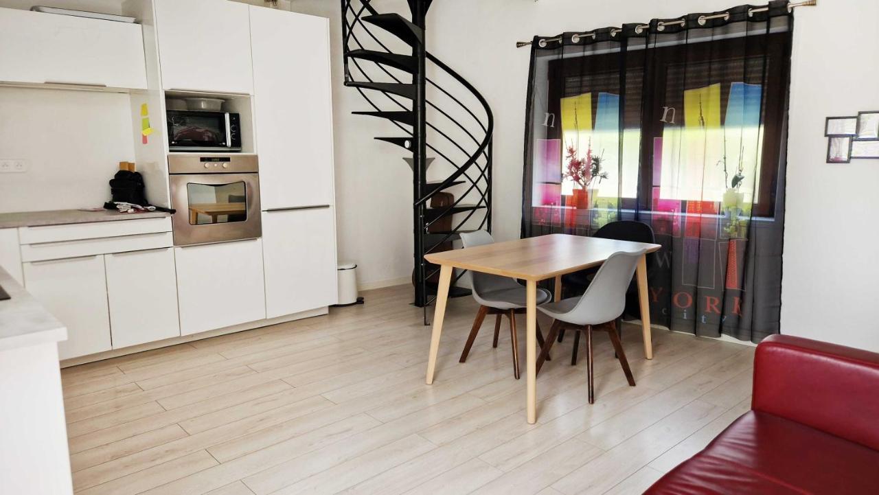 Vendegies-sur-Ecaillon Studio, Chambres, Appartement, Gite מראה חיצוני תמונה
